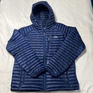 L.L Bean Men’s Ultralight 850 Down Sweater Hooded Jacket Size Medium